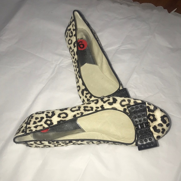 Brand New Michael Kors Super Cute Flats!!! - Picture 3 of 4